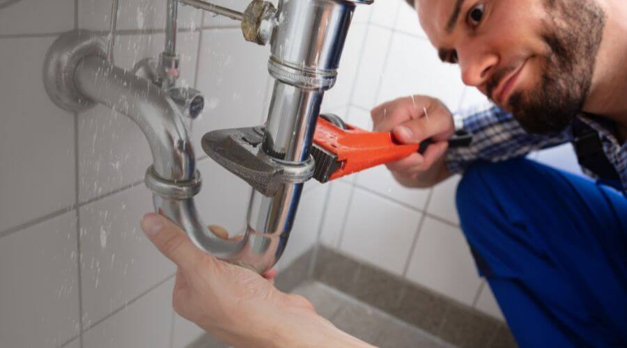 Professional same day plumber services in Dahinda, IL